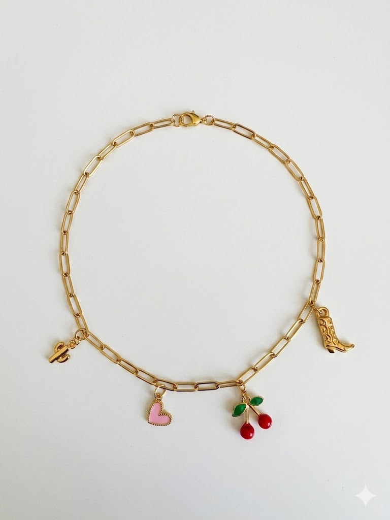 collier avec breloque /L'Incontournable maison candice